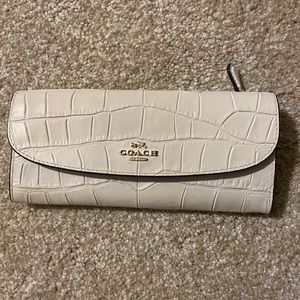 Coach pre-owned wallet like new